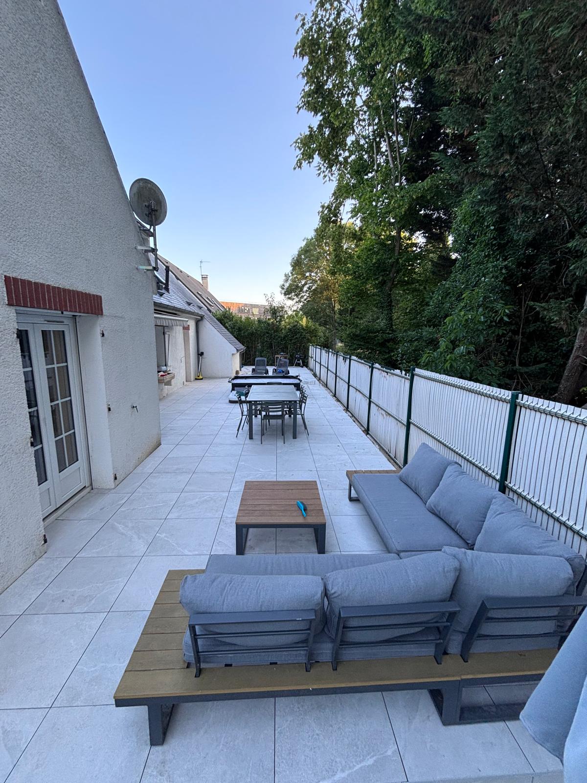 Terrasse apres pose carrelage sur plots